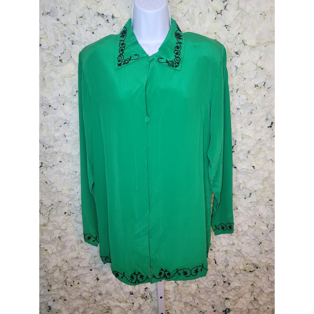 Silk Boutique Emerald Green Silk Blouse NWT Size M Vintage Button